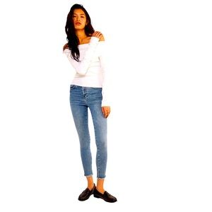 Free people We The Free jeans size 30 waist skinny raw hem medium wash.